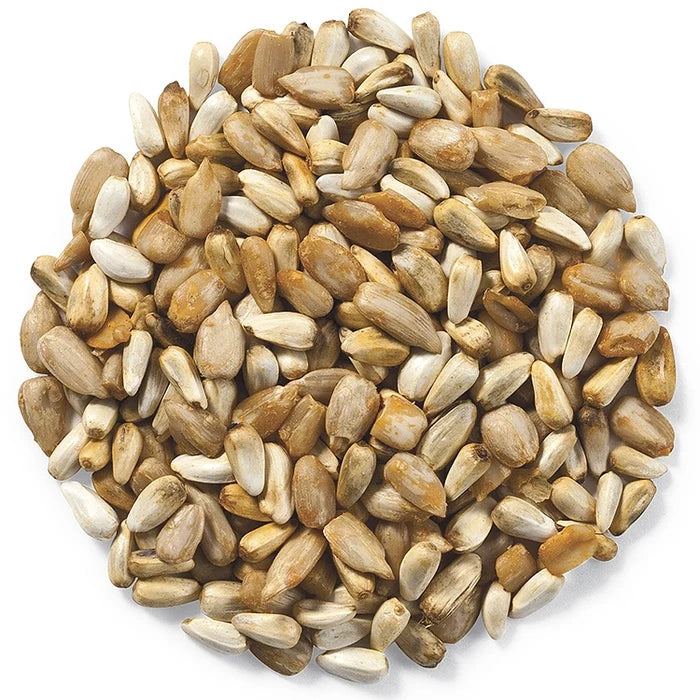 Cole's Cajun Cardinal Bird Seed, 5-lb bag, featuring a pile of sunflower seeds and safflower seeds, coated with fiery hot habanero chili peppers.