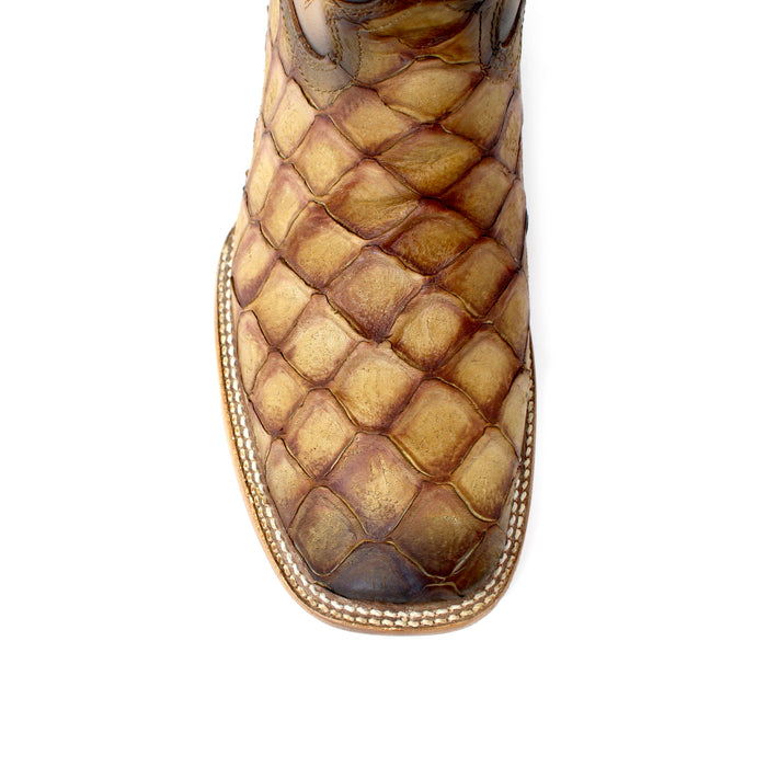 Close-up of square toe with imitation pirarucu leather design on Artillero men’s cowboy boot
