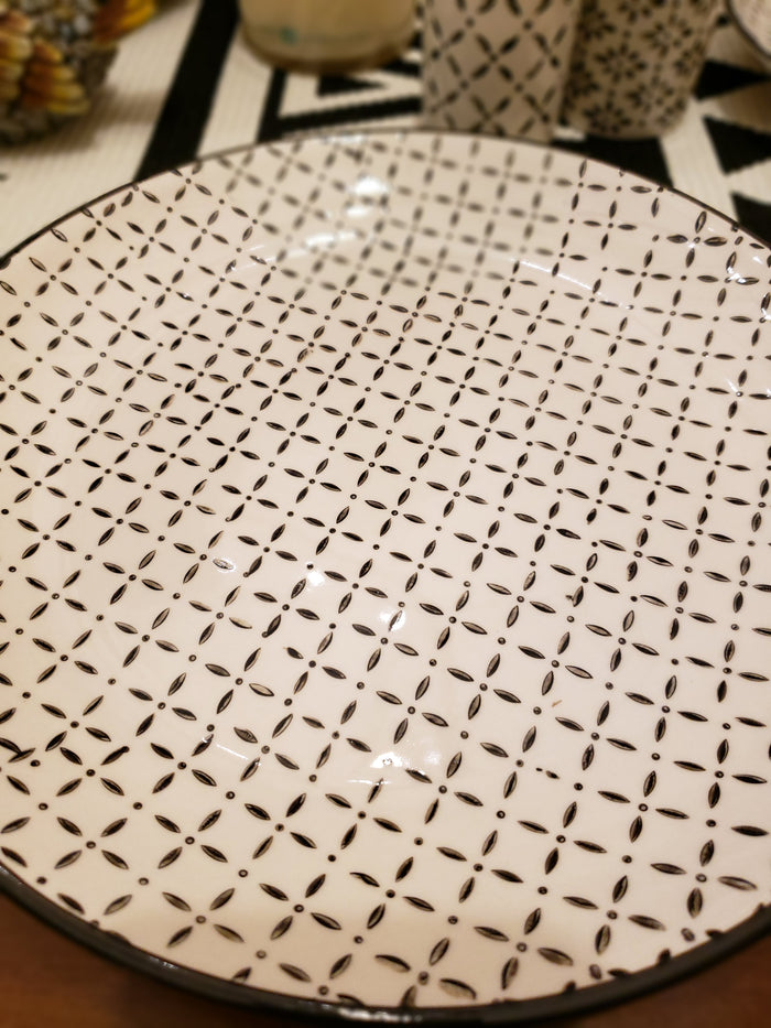Norden Collection Black & White Dinner Plate
