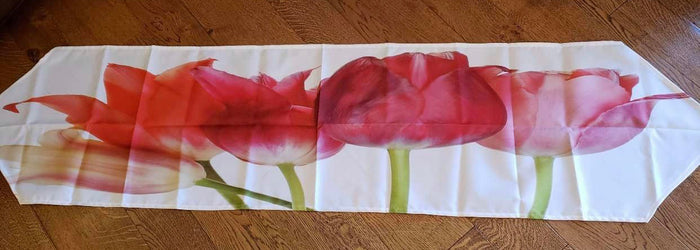 Red and White Tulip Table Runner