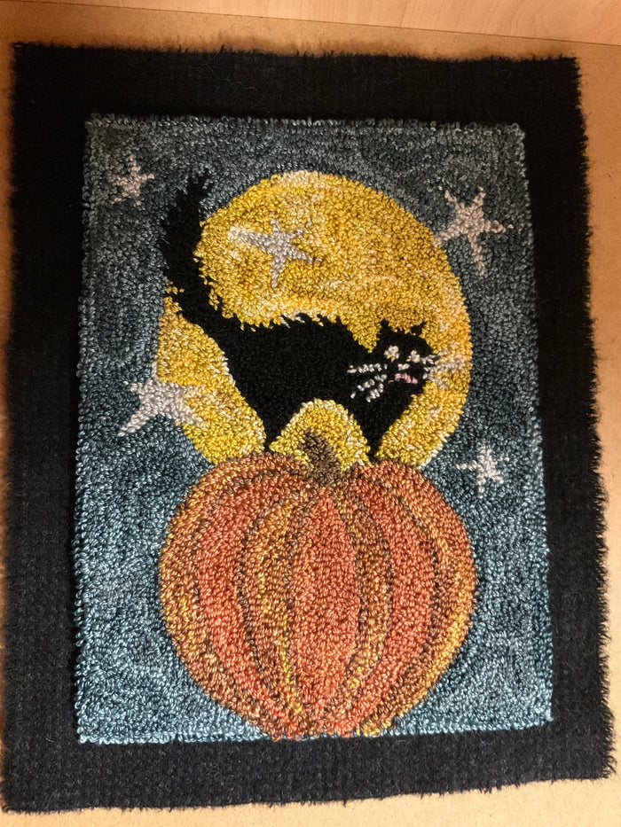 SRH Mini Punch Needle Pattern Scaredy Cat 6x8