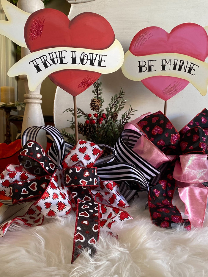 Valentines Day: Set of 2 Red & Pink Metal Hearts True Love & Be Mine
