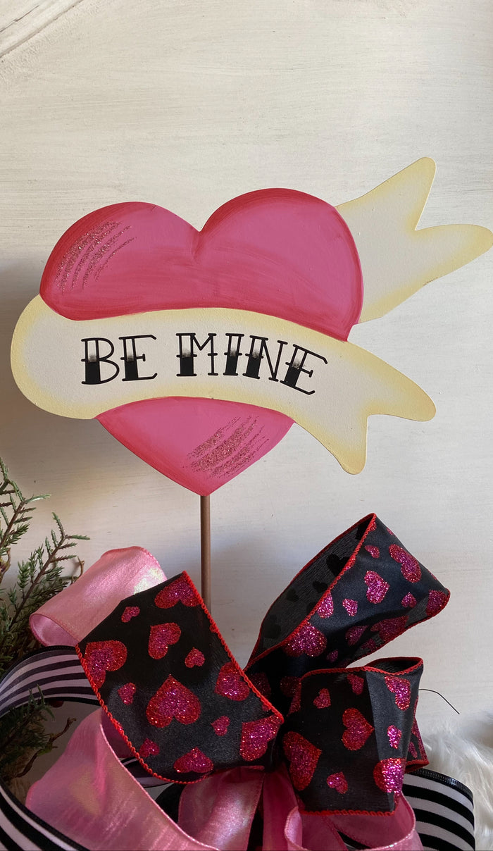 Valentines Day: Set of 2 Red & Pink Metal Hearts True Love & Be Mine