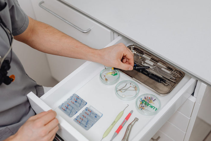 Drawer organiser trays holding small items